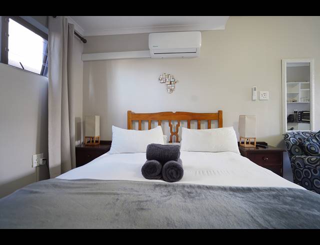 8 BEDROOM GUEST HOUSE FOR SALE IN MELKBOSSTRAND CENTRAL